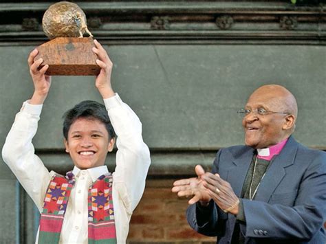 Filipino kid wins $130,000 peace prize .